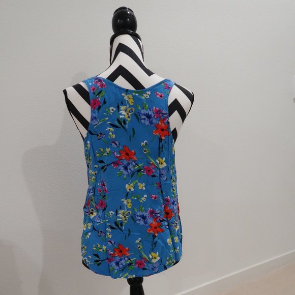 Floral Sleeveless Top - Picture 2 of 7